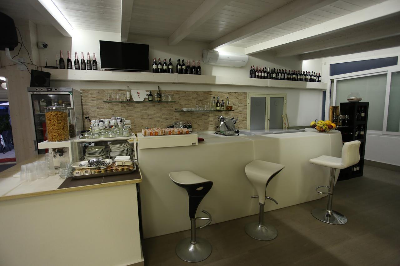 Hotel Eubea Reggio di Calabria Bagian luar foto