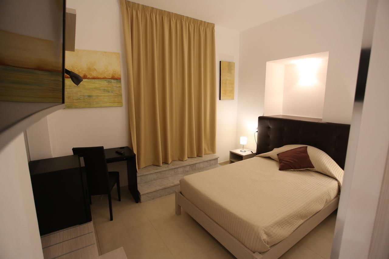 Hotel Eubea Reggio di Calabria Bagian luar foto