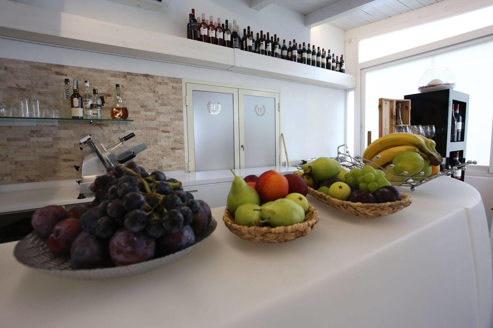 Hotel Eubea Reggio di Calabria Bagian luar foto
